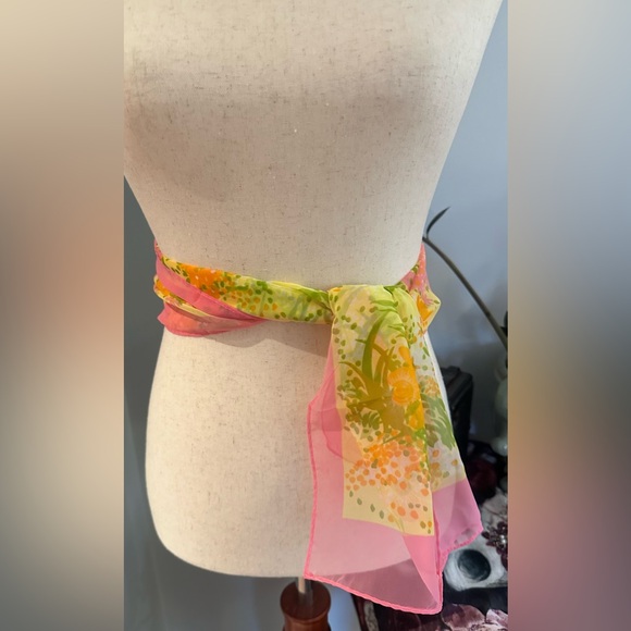 Vintage 1960s Floral Spring Pastel Scarf Hand Rolled made in Japan - Picture 3 of 12